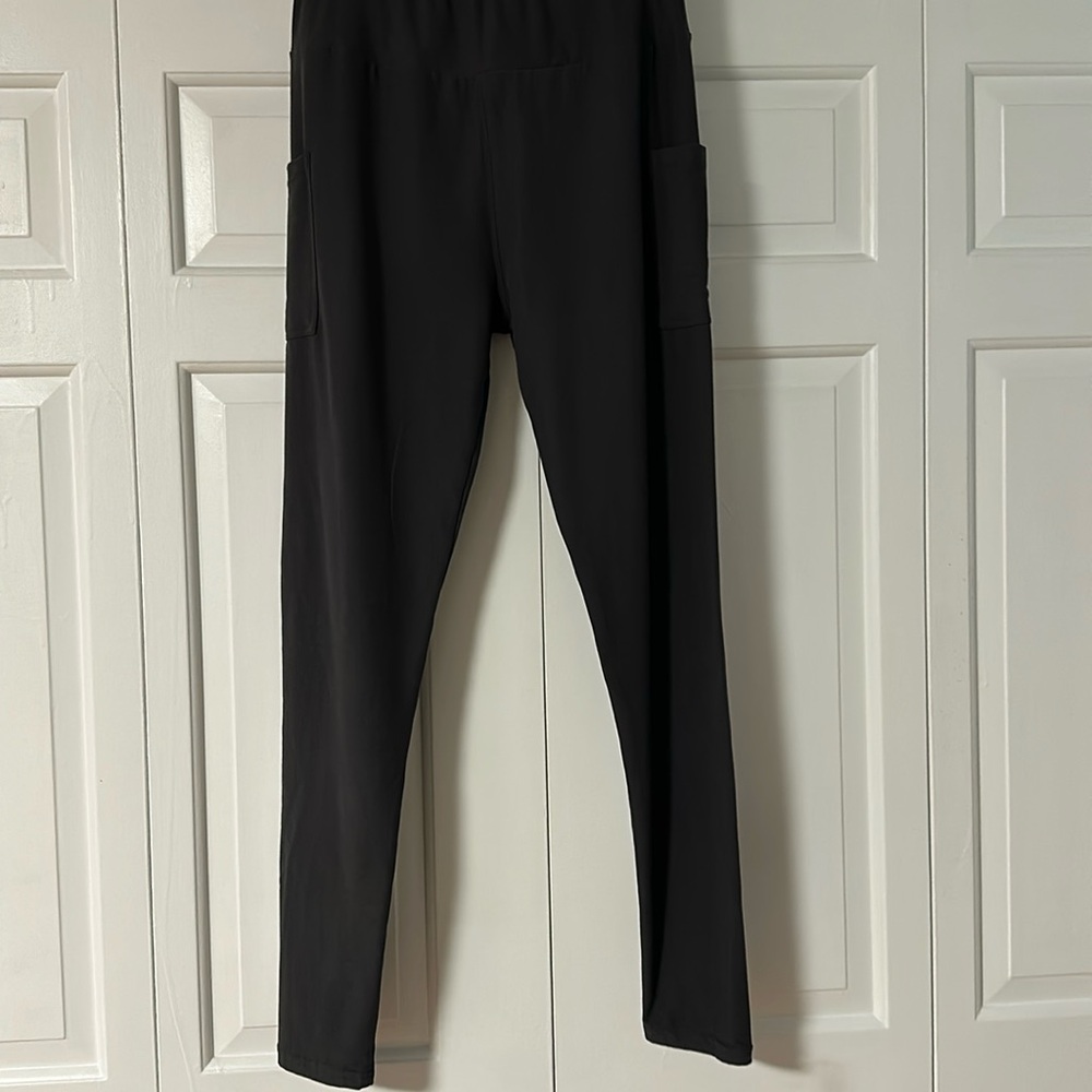 Abela Story & Co Brand Tall and Curvy legging never worn charcoal grey